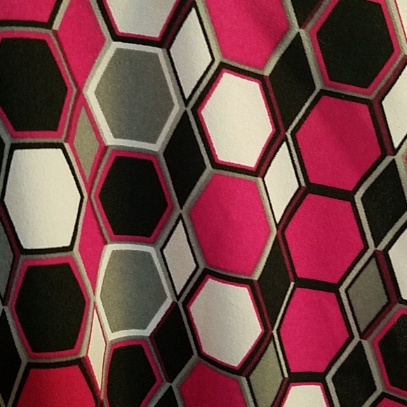 Apt 9 Geometric Print Sleeveless Blouse - Picture 3 of 4